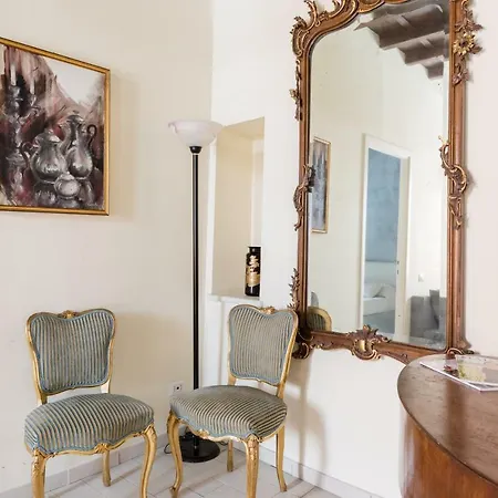 Vicolo De' Bovari Private